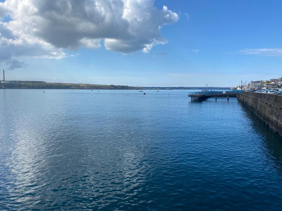 The Old Blue Shop Daire Milford Haven Dış mekan fotoğraf